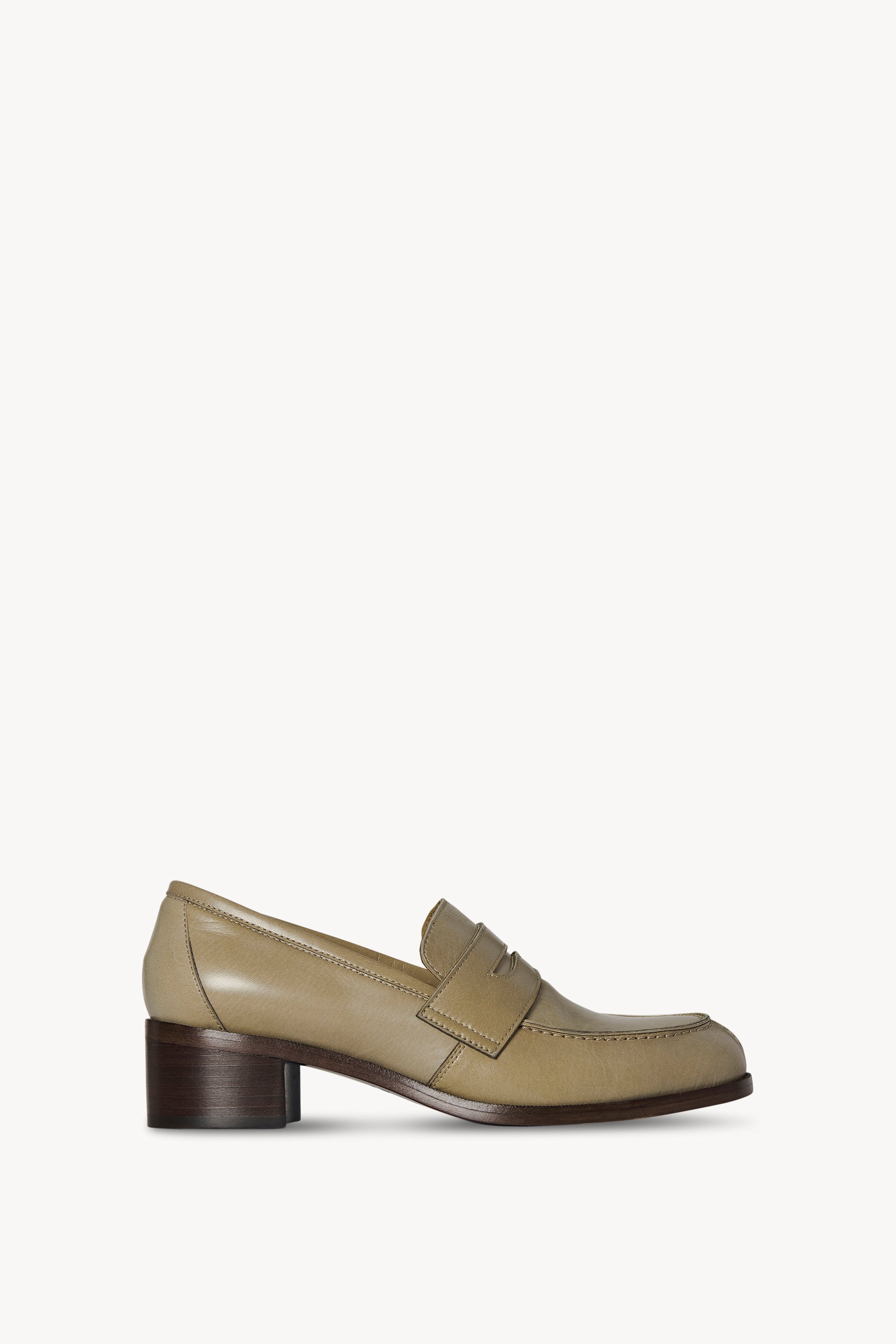 Vera Shoe Tan in Leather – The Row