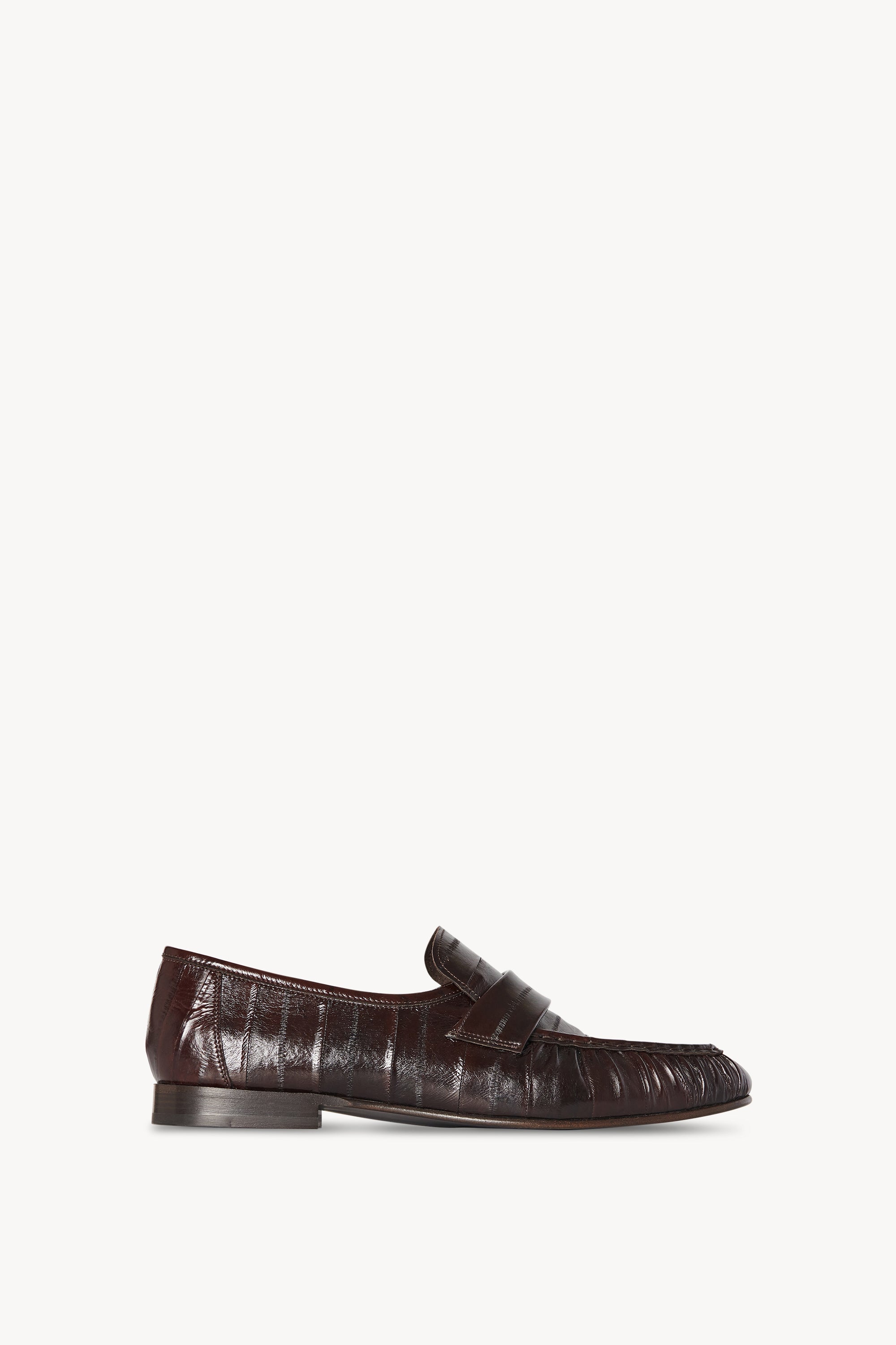 Soft Loafer Brown in Eel – The Row