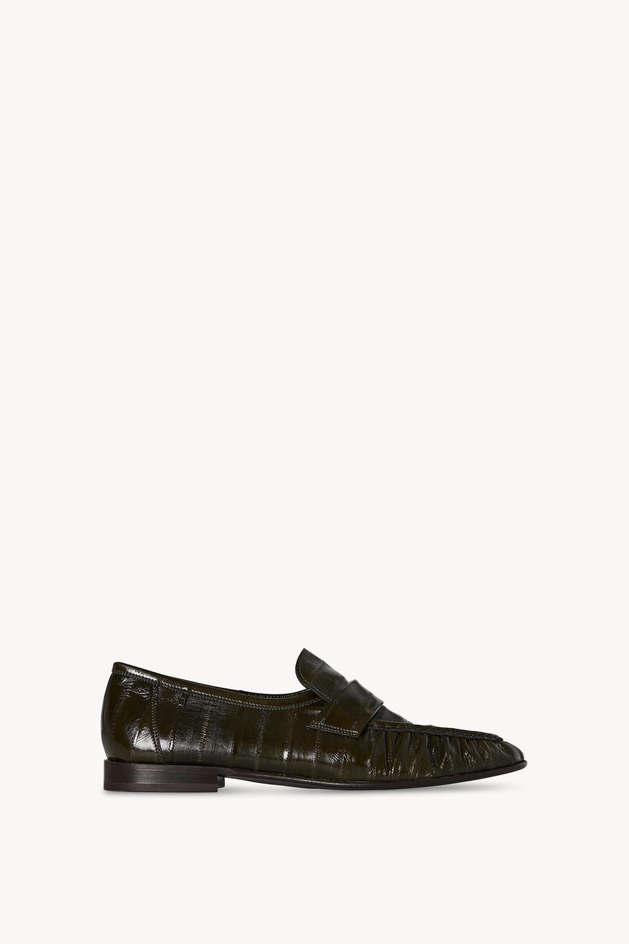 Soft Loafer Green in Eel – The Row