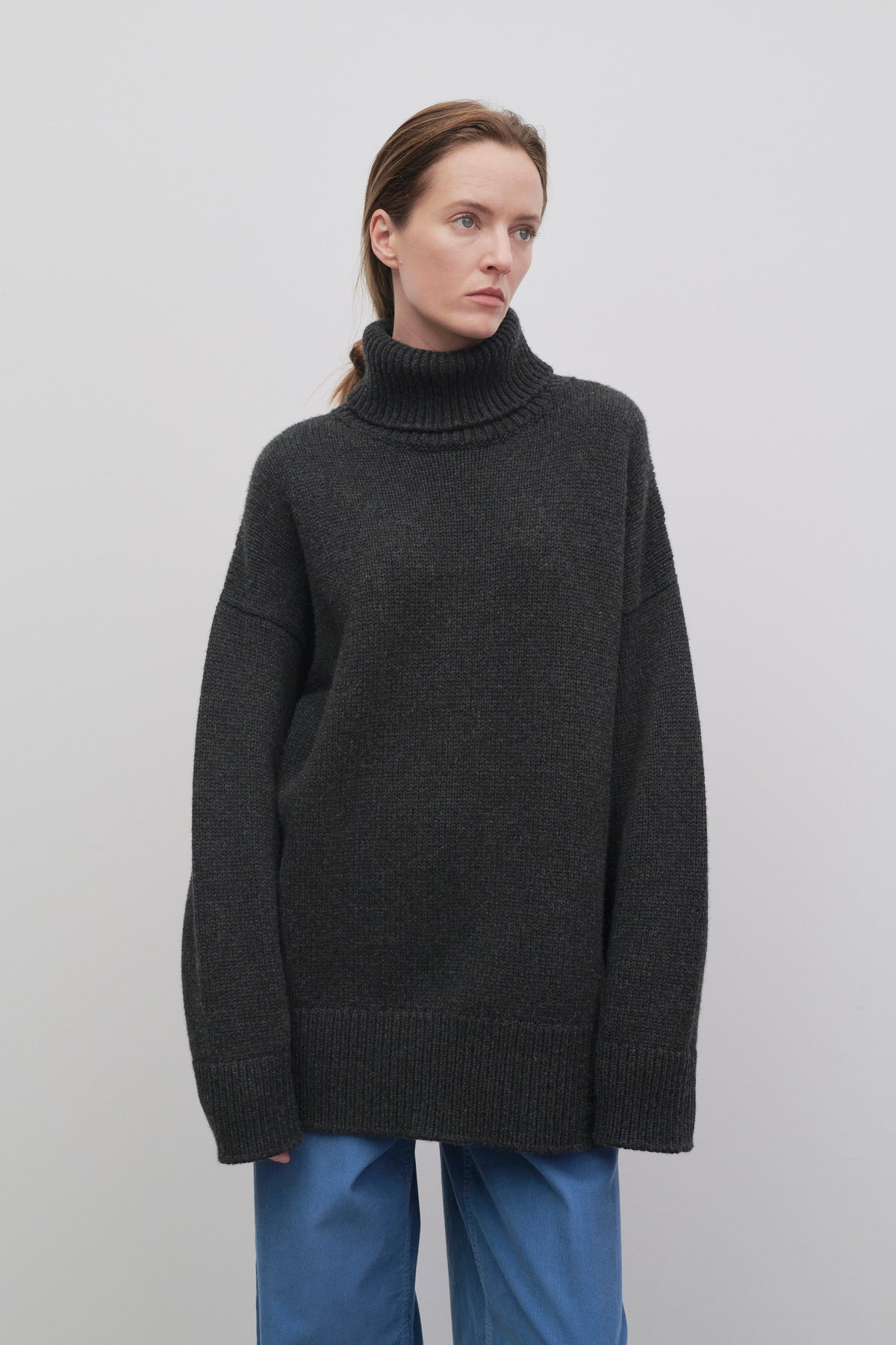 Feries Turtleneck Grey in Cashmere – The Row