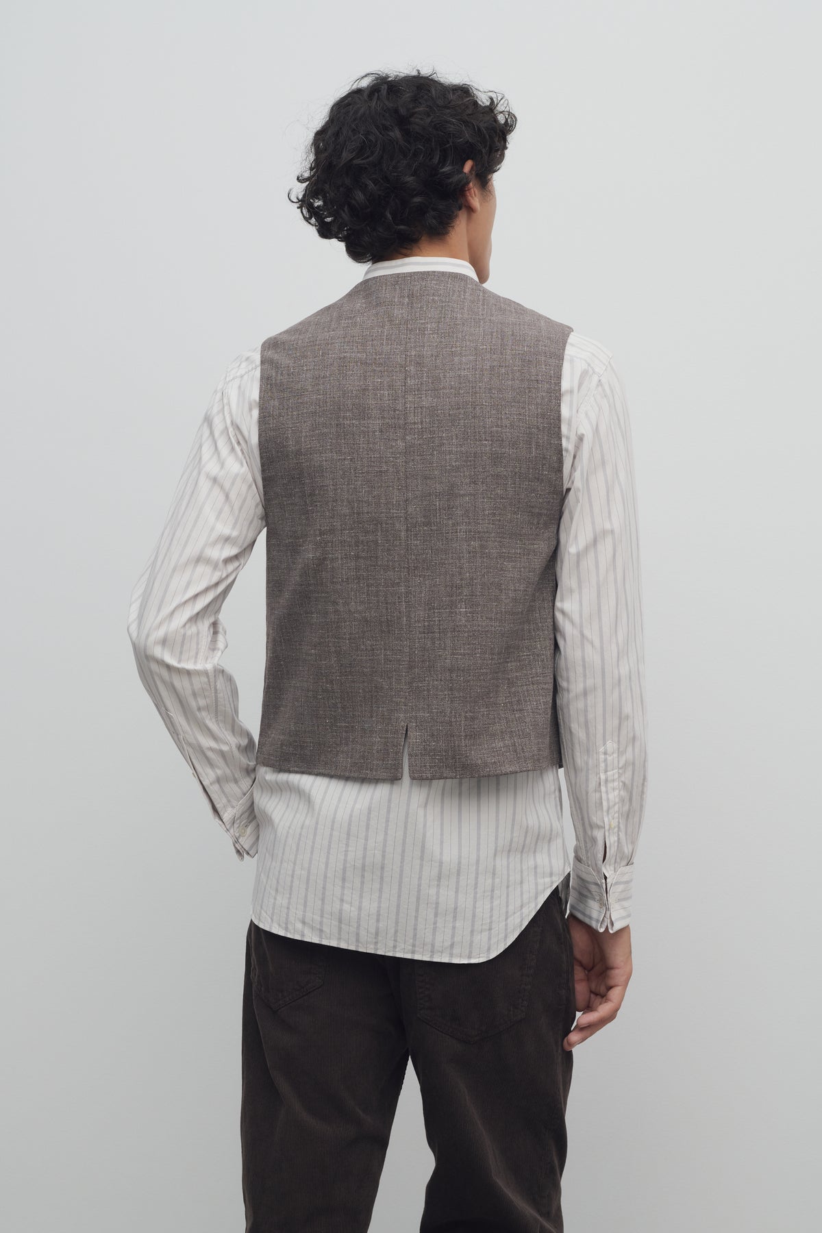 Yuri Vest in Silk, Linen, and Virgin Wool