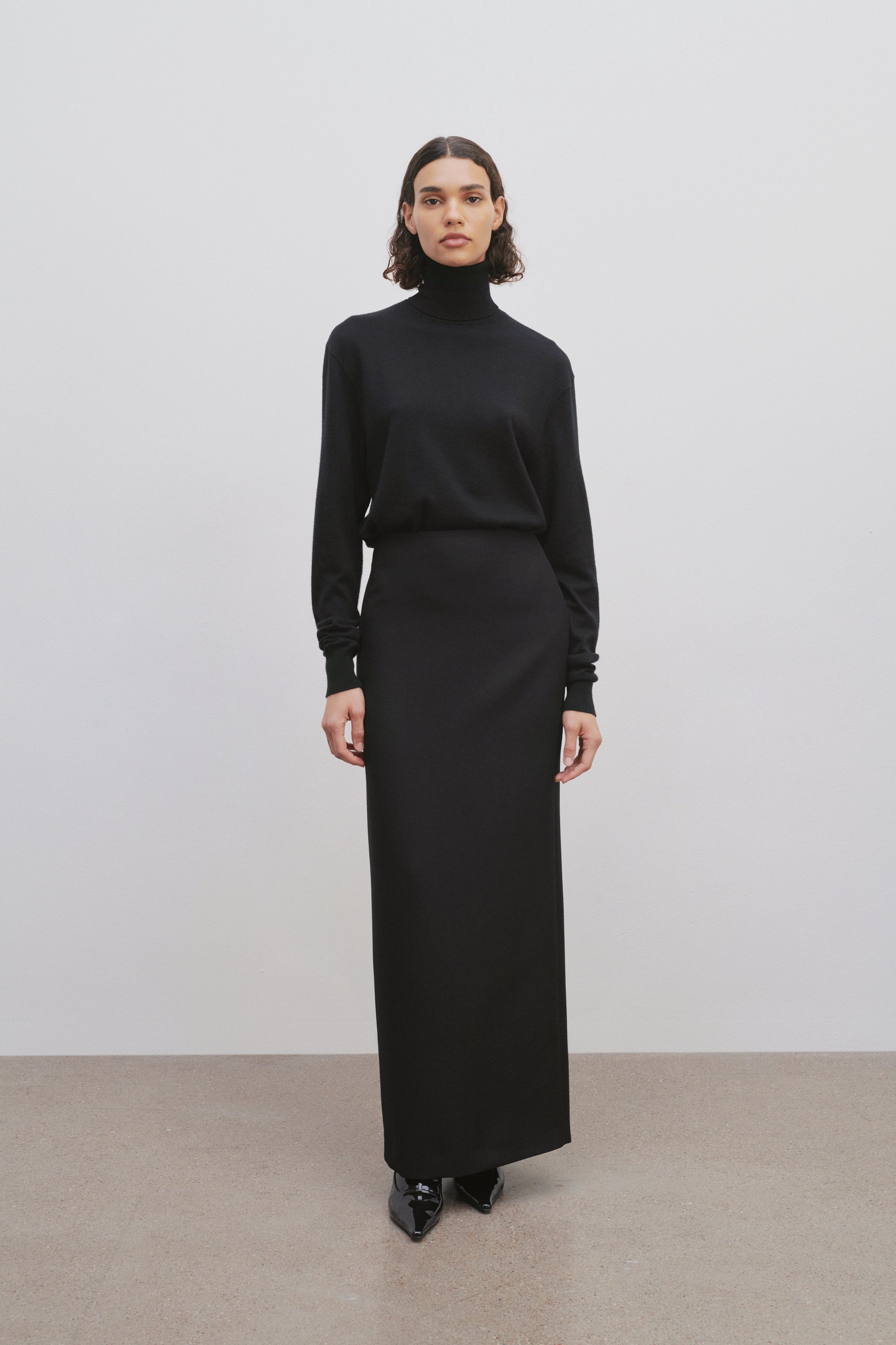 Bartelle Skirt Black in Wool and Mohair – The Row