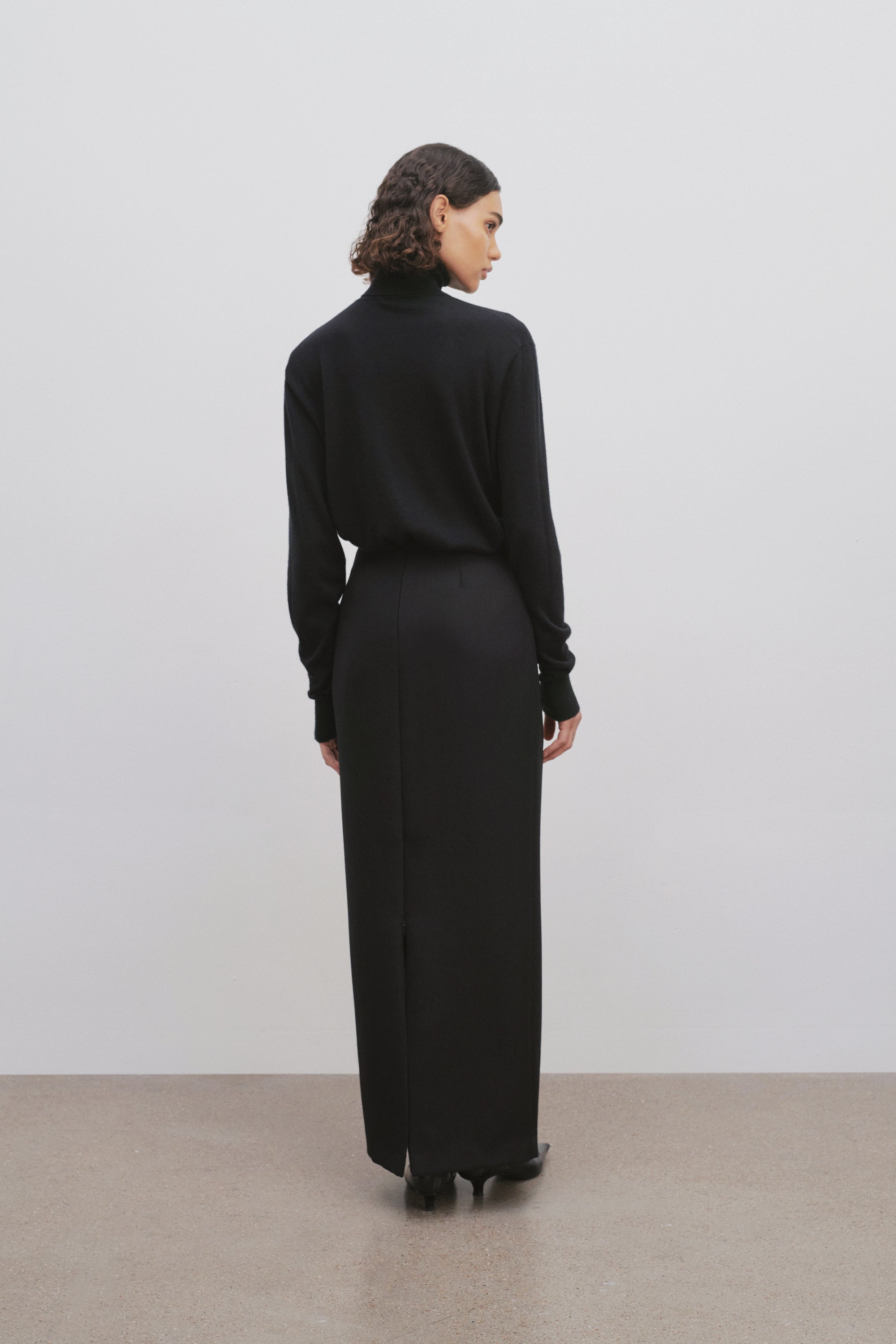 Bartelle Skirt Black in Wool and Mohair – The Row