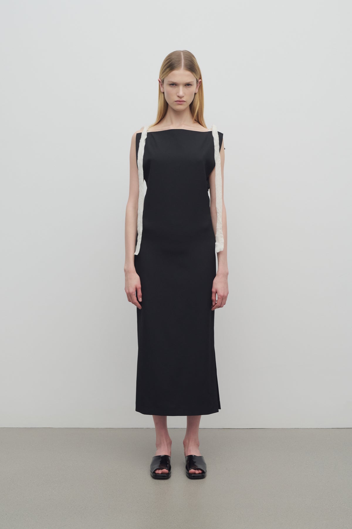 Giuliessa Dress in Virgin Wool