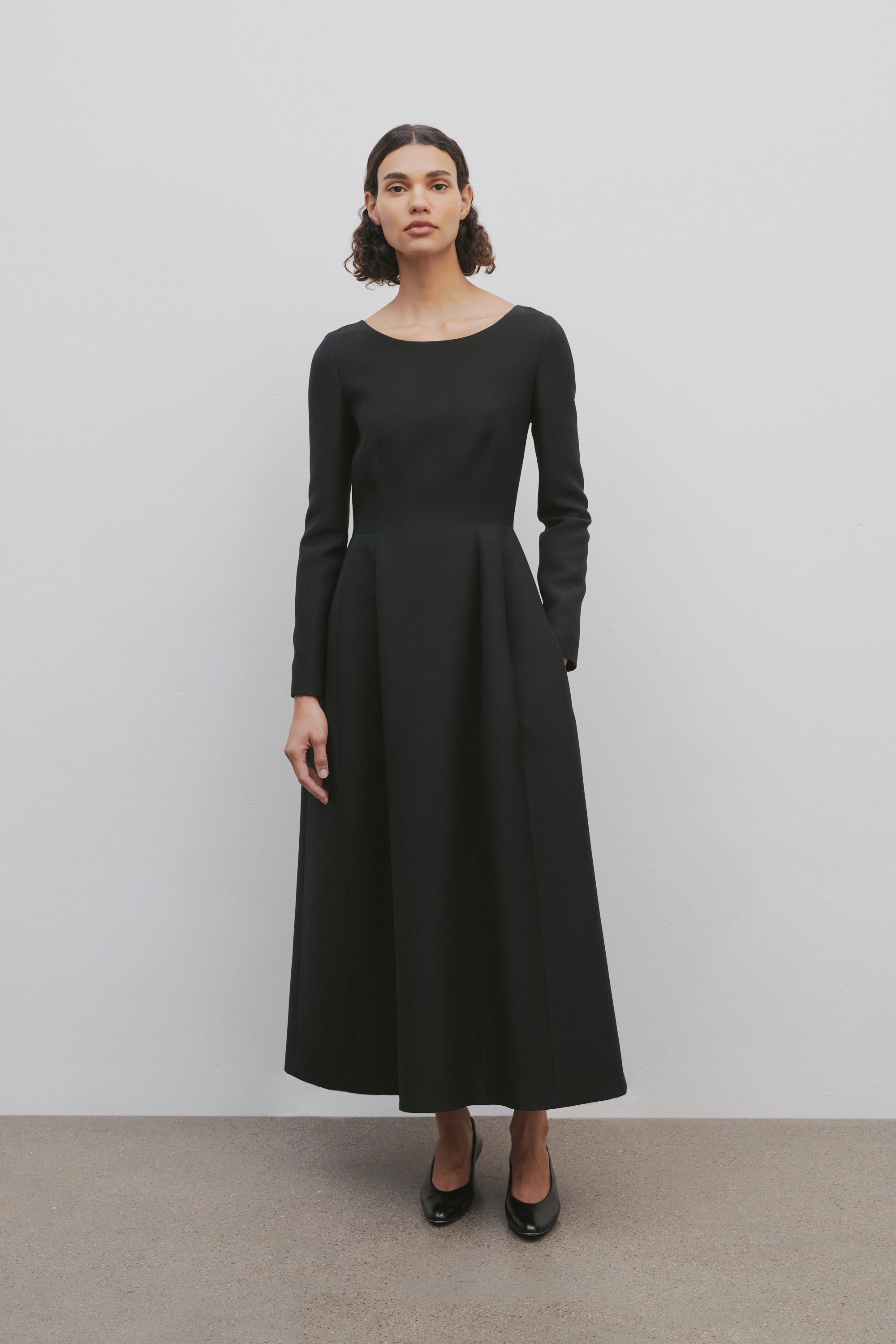 Lilibet Dress Black in Wool and Silk – The Row