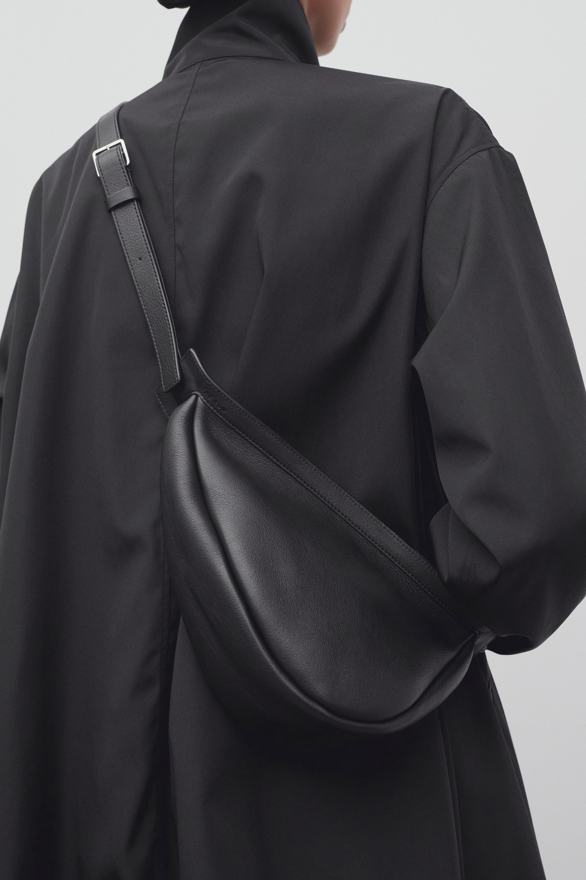 Small Slouchy Banana Bag Black in Leather – The Row