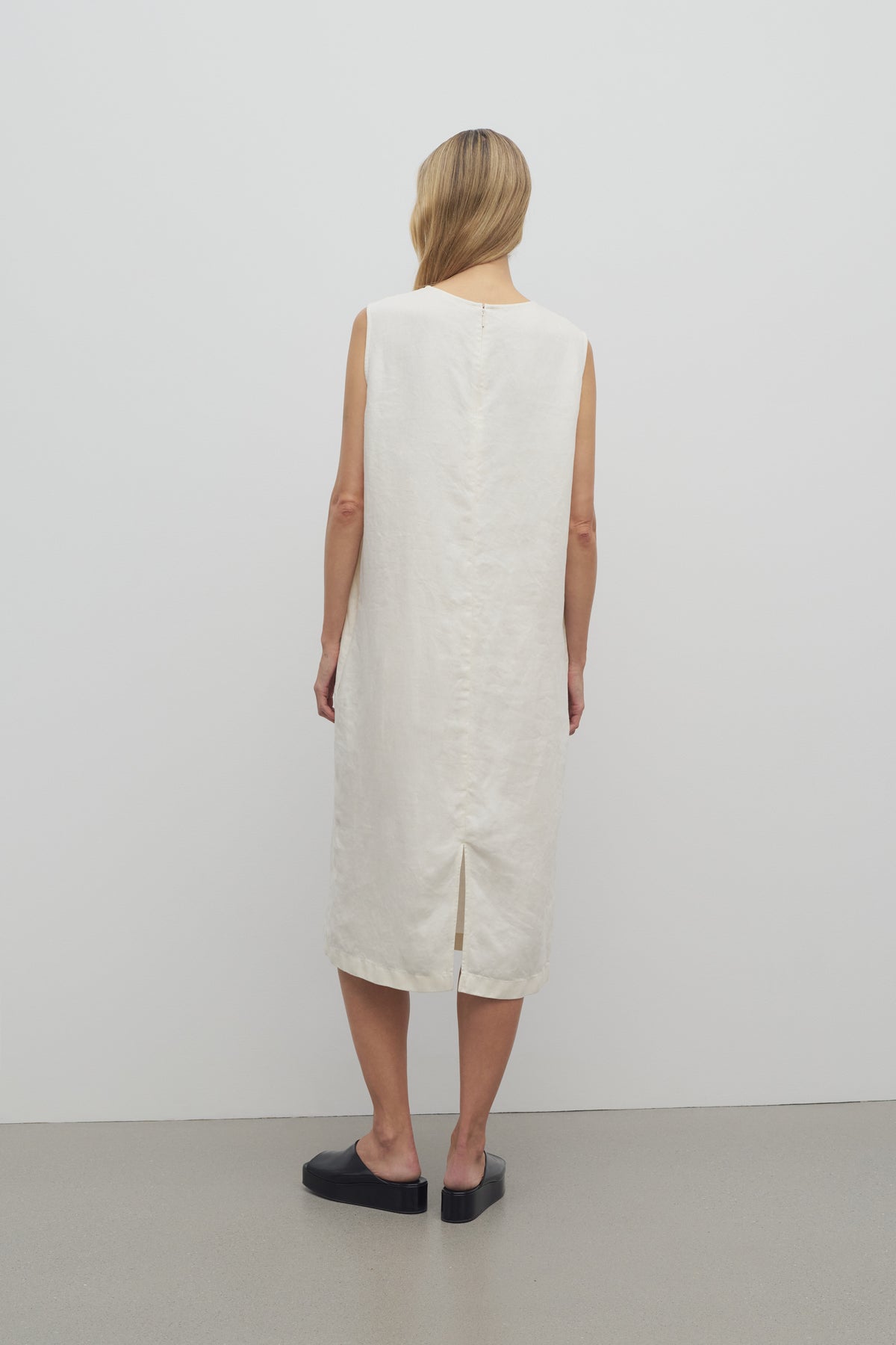 Mirnal Dress in Linen