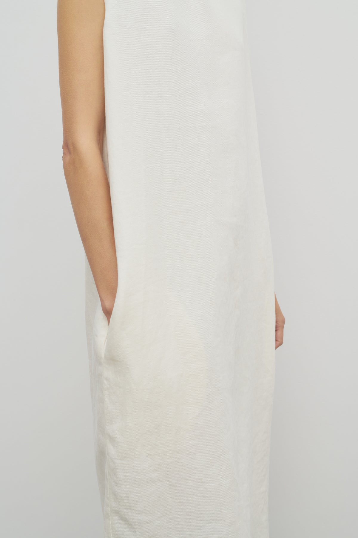 Mirnal Dress in Linen