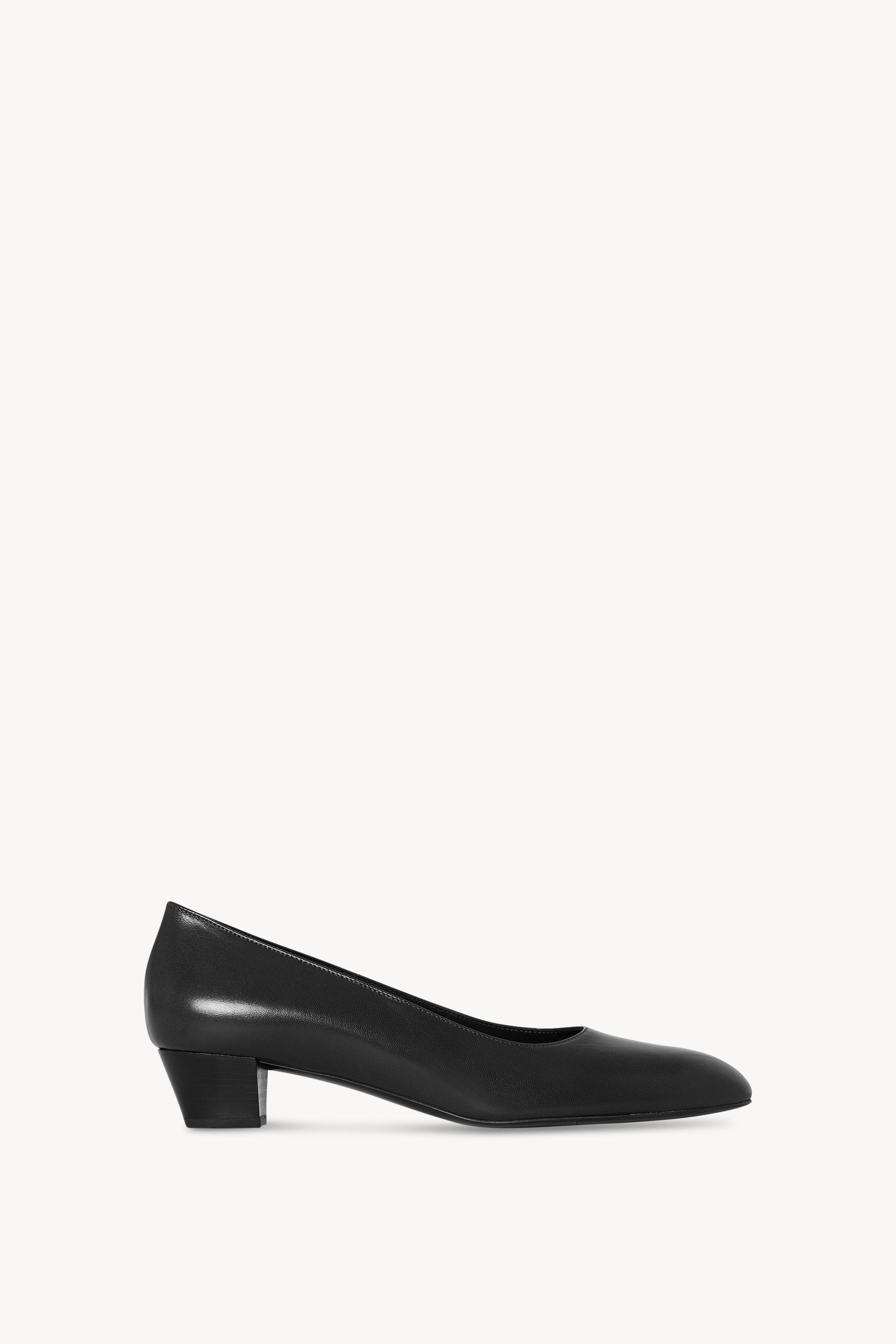 Luisa Pump 35 Black in Leather – The Row